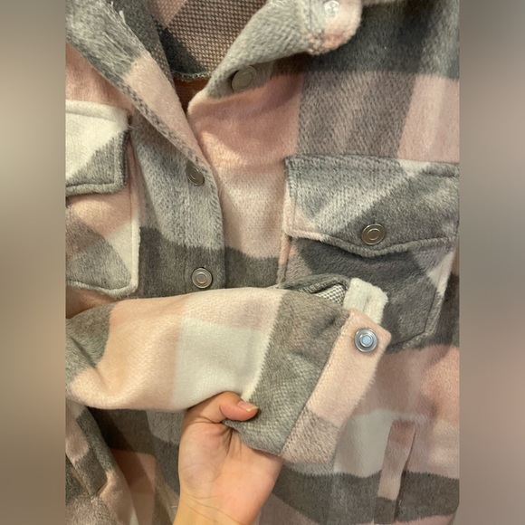 bundle of 2 checkered pattern shacket (pink and red) - Picture 5 of 12